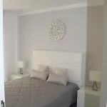 Cs *